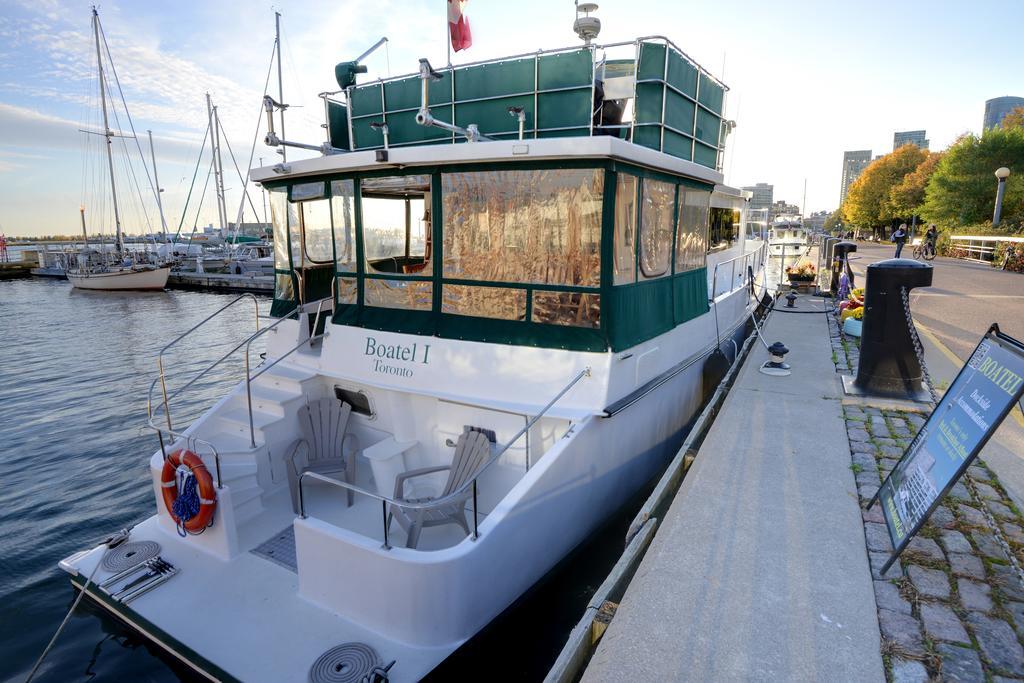 Making Waves Boatel Bed & Breakfast Toronto Exterior photo